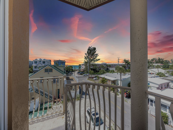Luxury Anna Maria Island Vacation Home Sleeps 8
